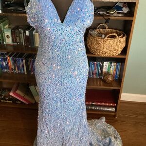 MWOT blue srauined formal size 2
